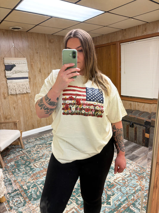 Painted Flag Gildan T-Shirt