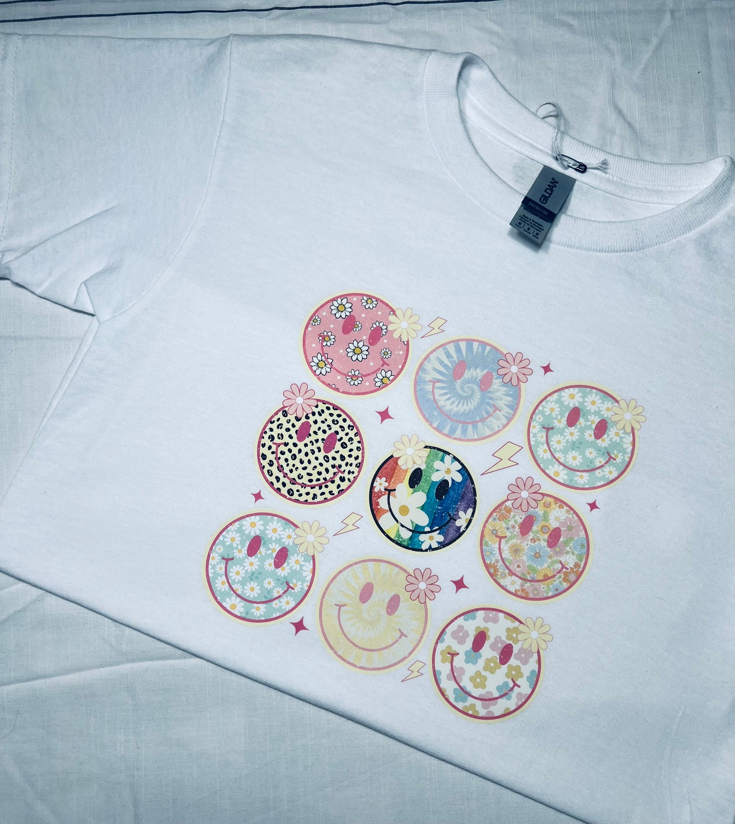 Smiley Youth Gildan T-Shirt