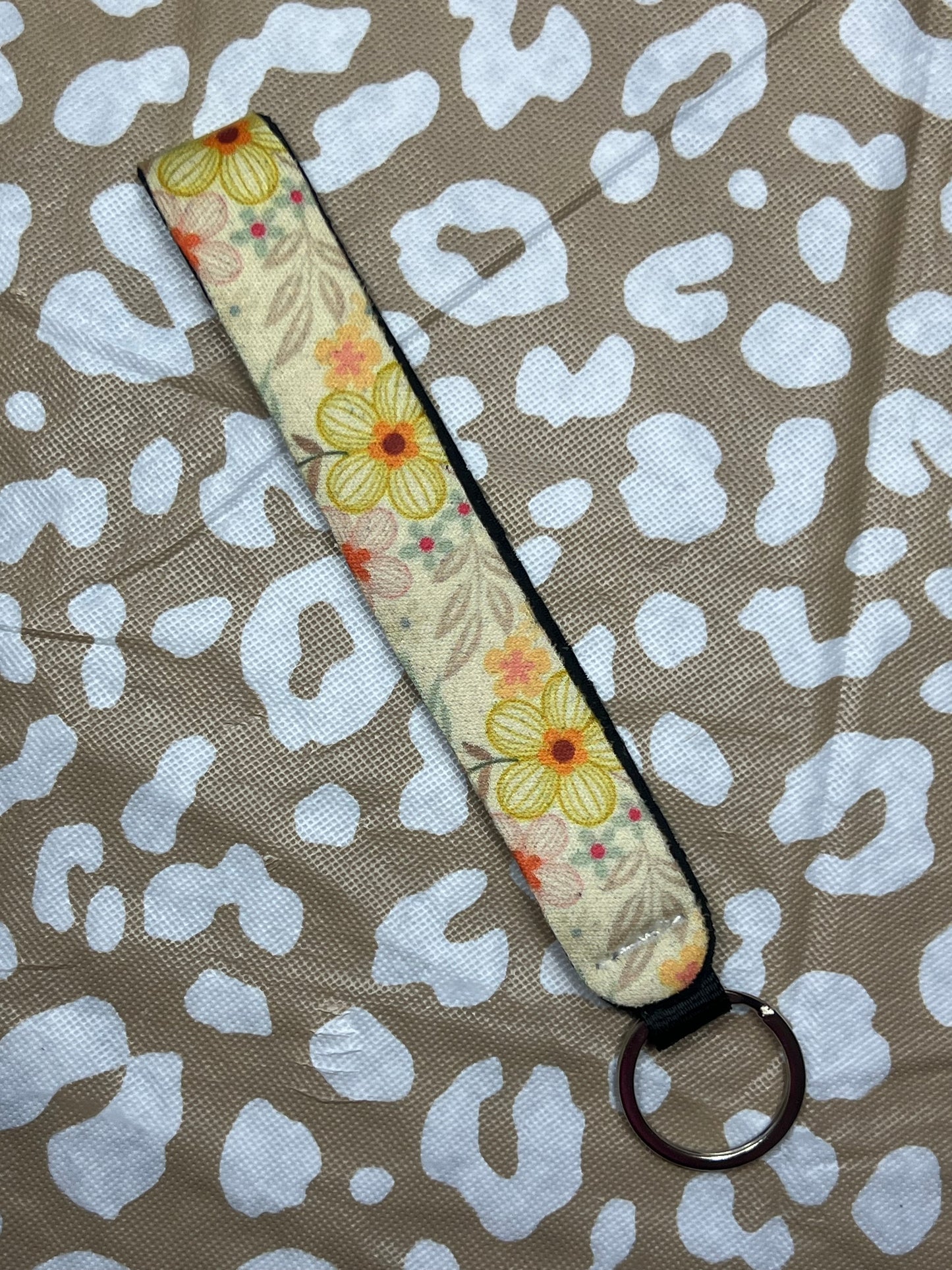 Natural Flower Wristlet Keychain