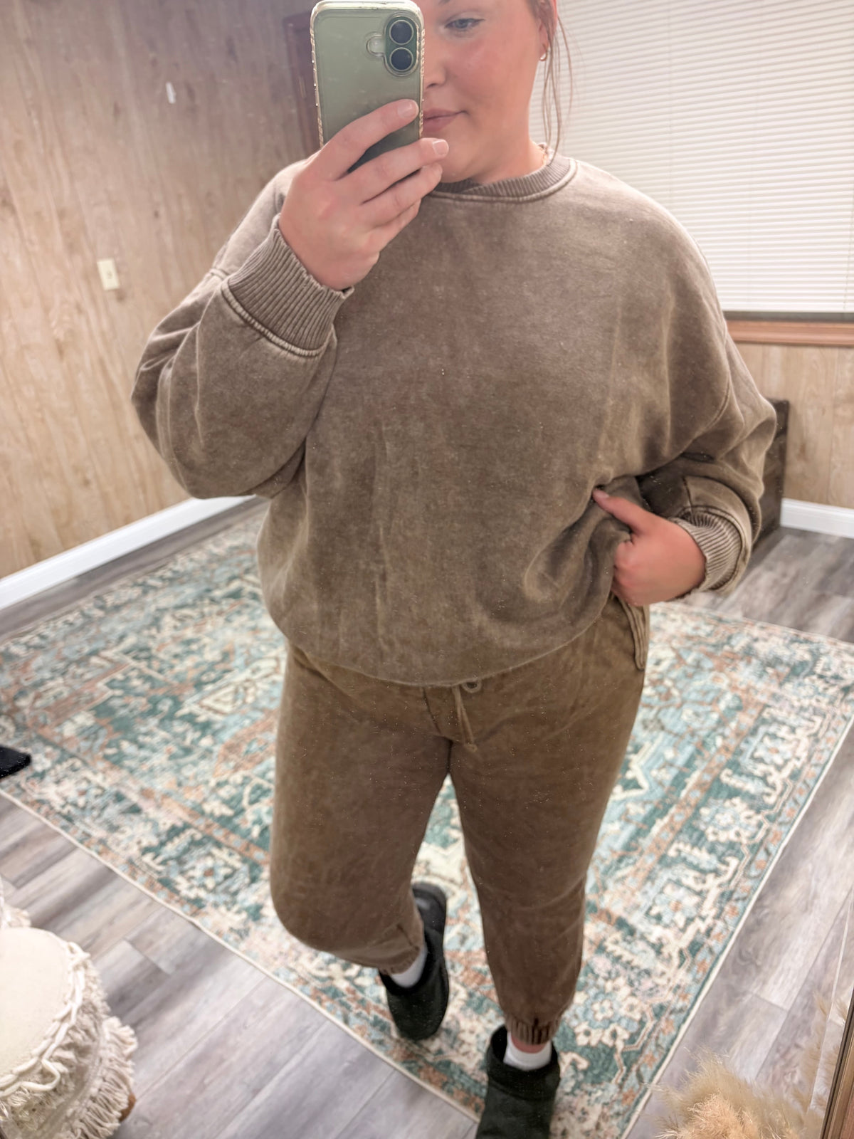 Acid Wash Oversized Fleece Pullover (Mocha)